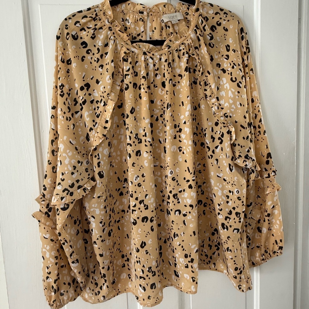 LOFT Tan and Black Patterned Garment